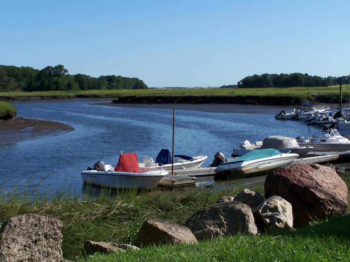 Shea'S Riverside Inn & Motel Essex Zewnętrze zdjęcie