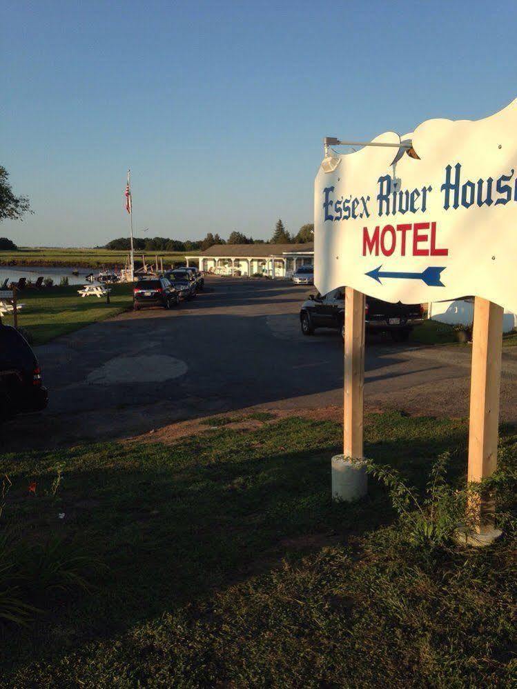 Shea'S Riverside Inn & Motel Essex Zewnętrze zdjęcie